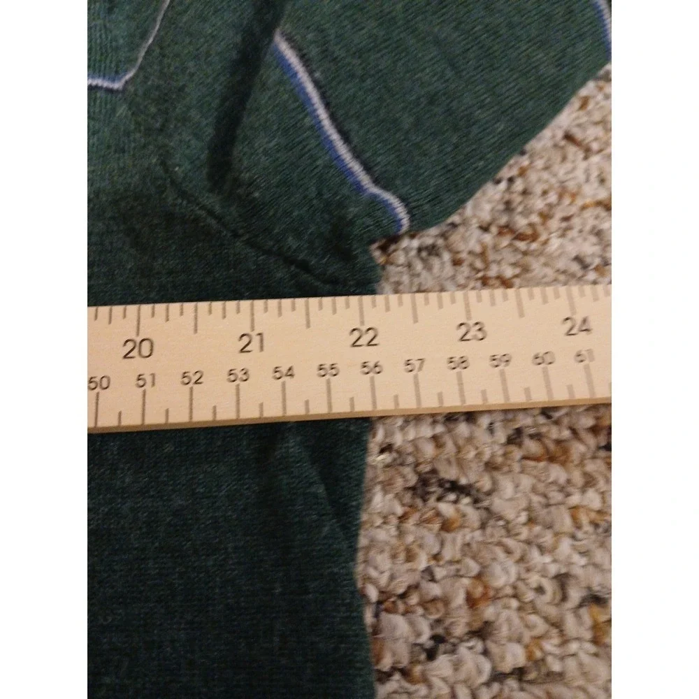 Banana Republic mens XLs  Merino Wool sweater Green  long sleeve Vneck!